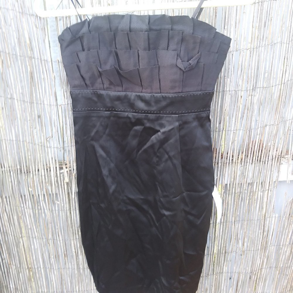 Maggy London Petites NWT Black Strapless Ruffled Faux Satin Zipper Lined - 4P